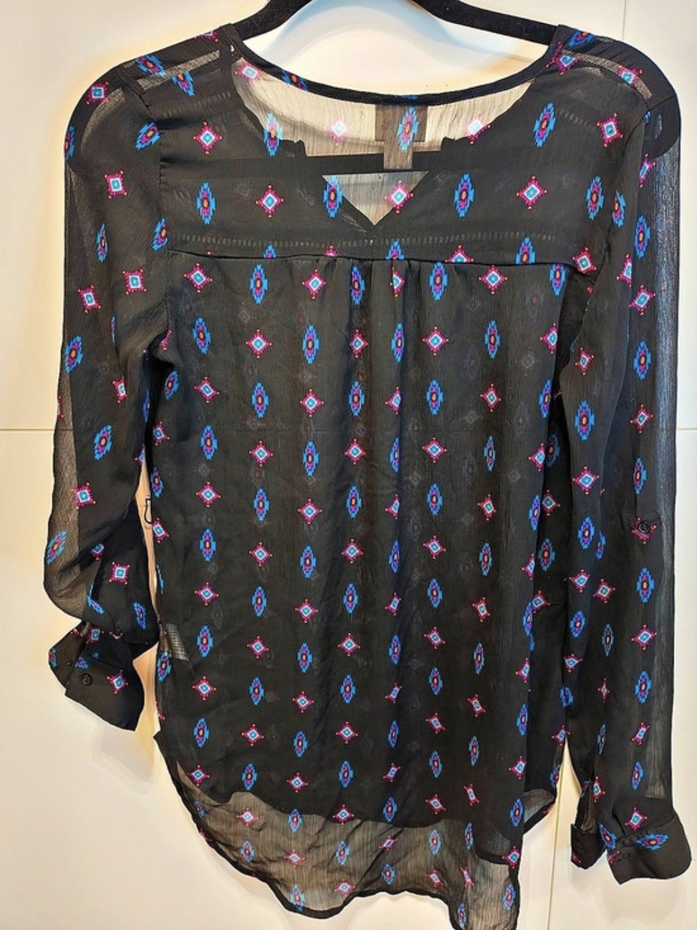Mossimo Geometric Long Sleeve Blouse in Black Size Small